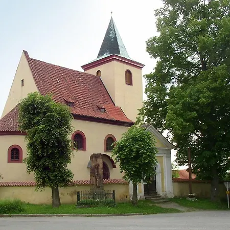 Penzion Hrusická Restaurace A Hrusice