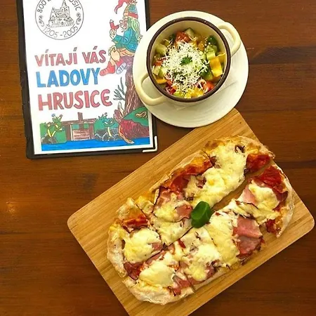 Hrusicka Restaurace A Penzion