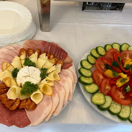 Hrusická Restaurace A 3* Hrusice