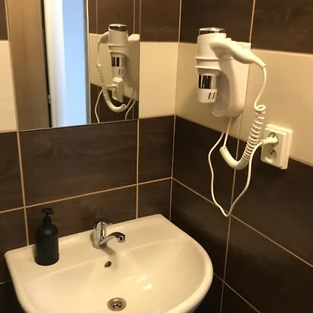 Hrusická Restaurace A Affittacamere 3*