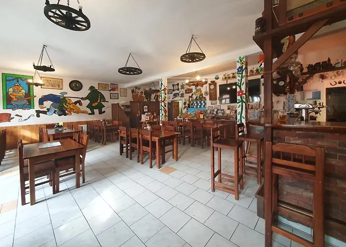 Konukevi Hrusicka Restaurace A 3*