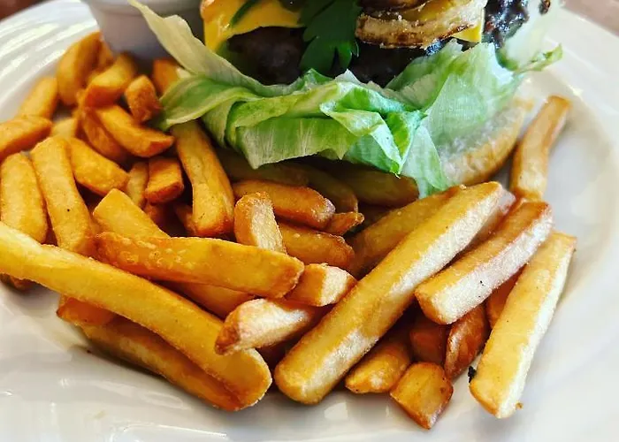 Hrusicka Restaurace A Konukevi 3*