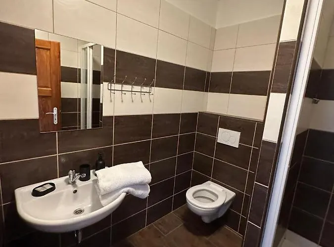 Konukevi Hrusicka Restaurace A 3*