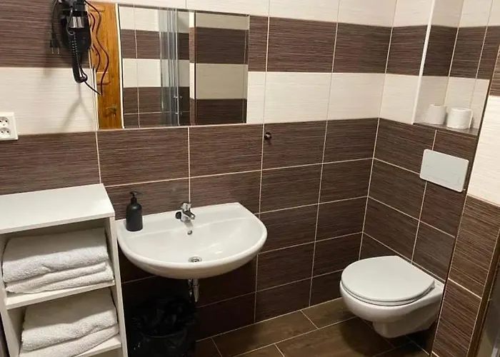 Hrusicka Restaurace A Гостевой дом