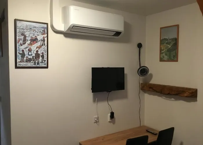 Hrusicka Restaurace A Konukevi